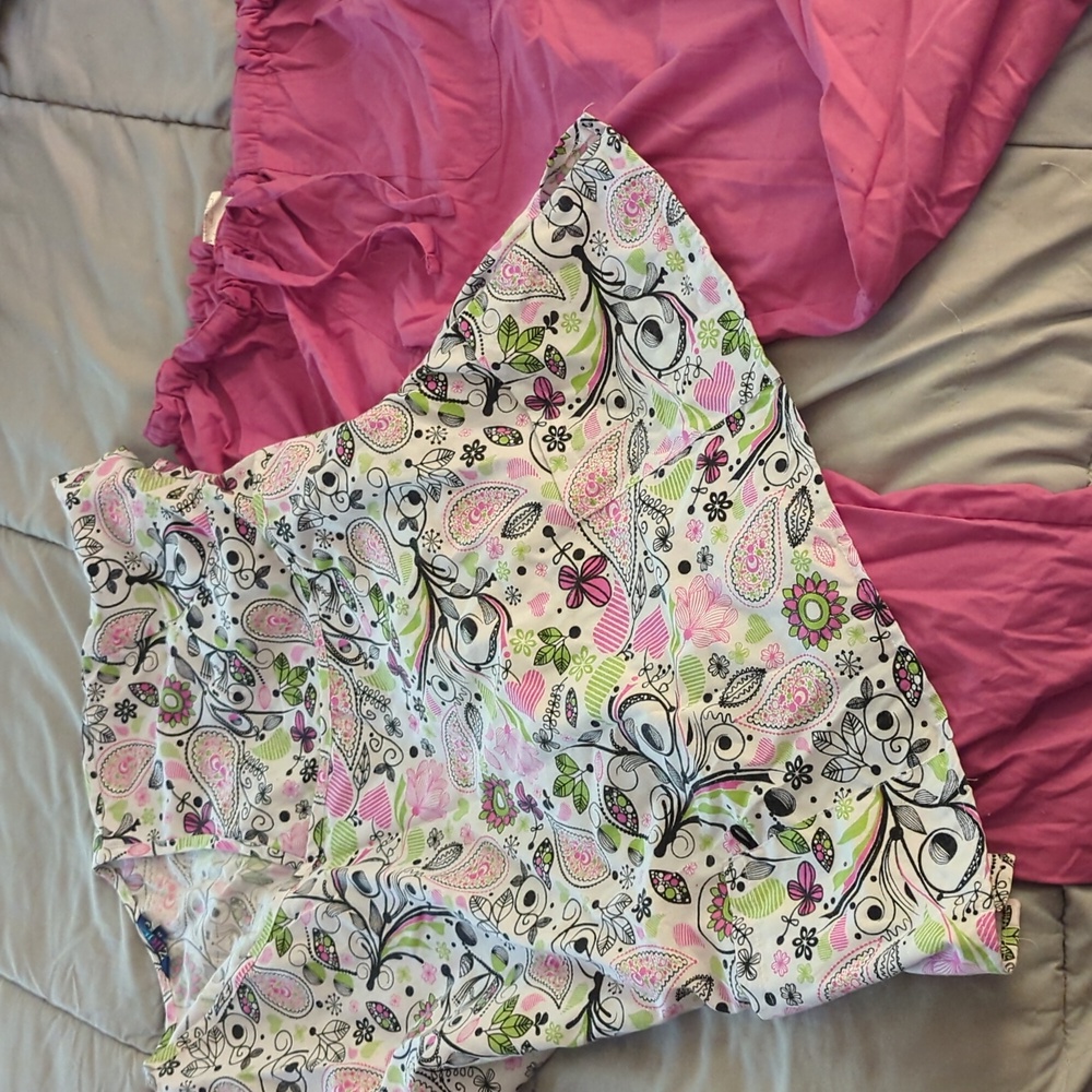 Scrub set